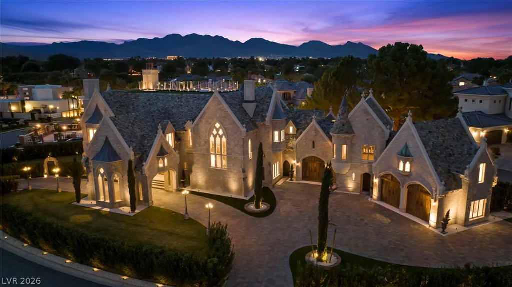 2928 Coast Line, Las Vegas, NV 89117