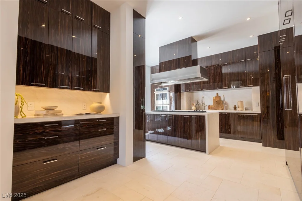2928 Coast Line, Las Vegas, NV 89117