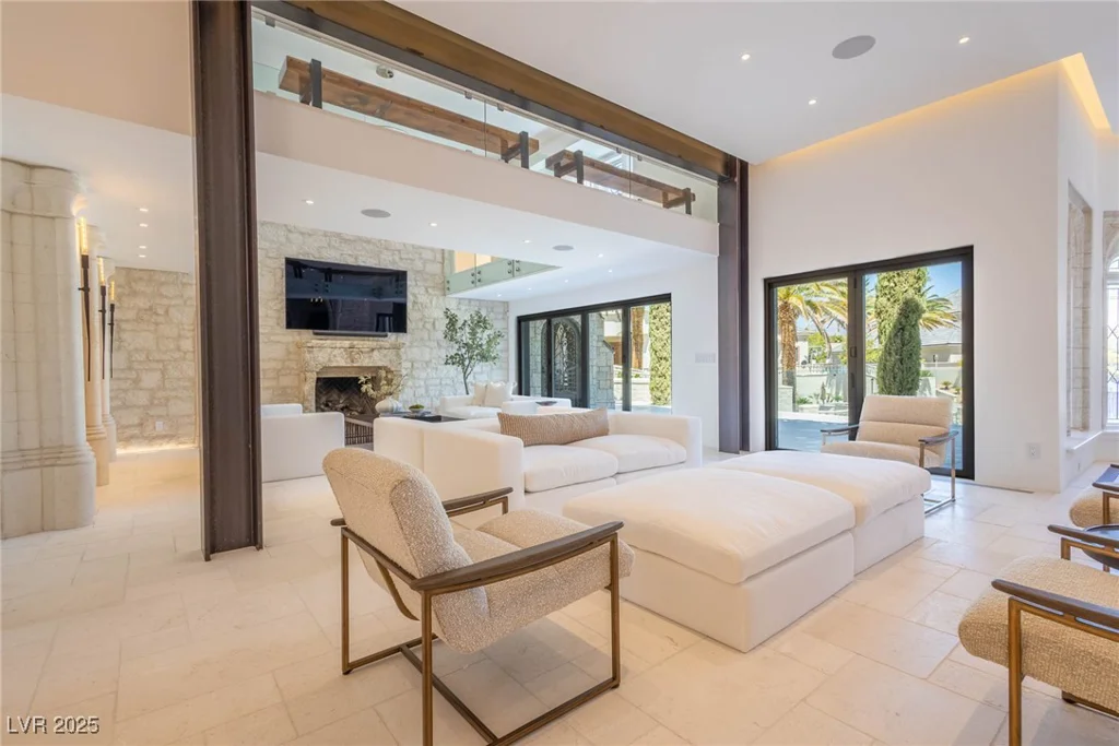 2928 Coast Line, Las Vegas, NV 89117