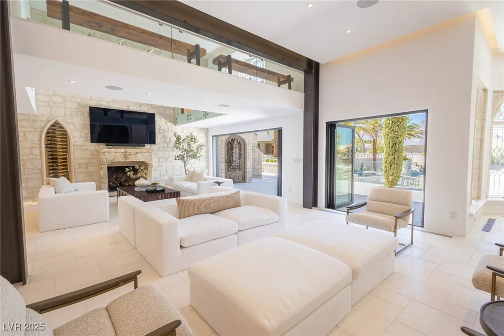 2928 Coast Line, Las Vegas, NV 89117