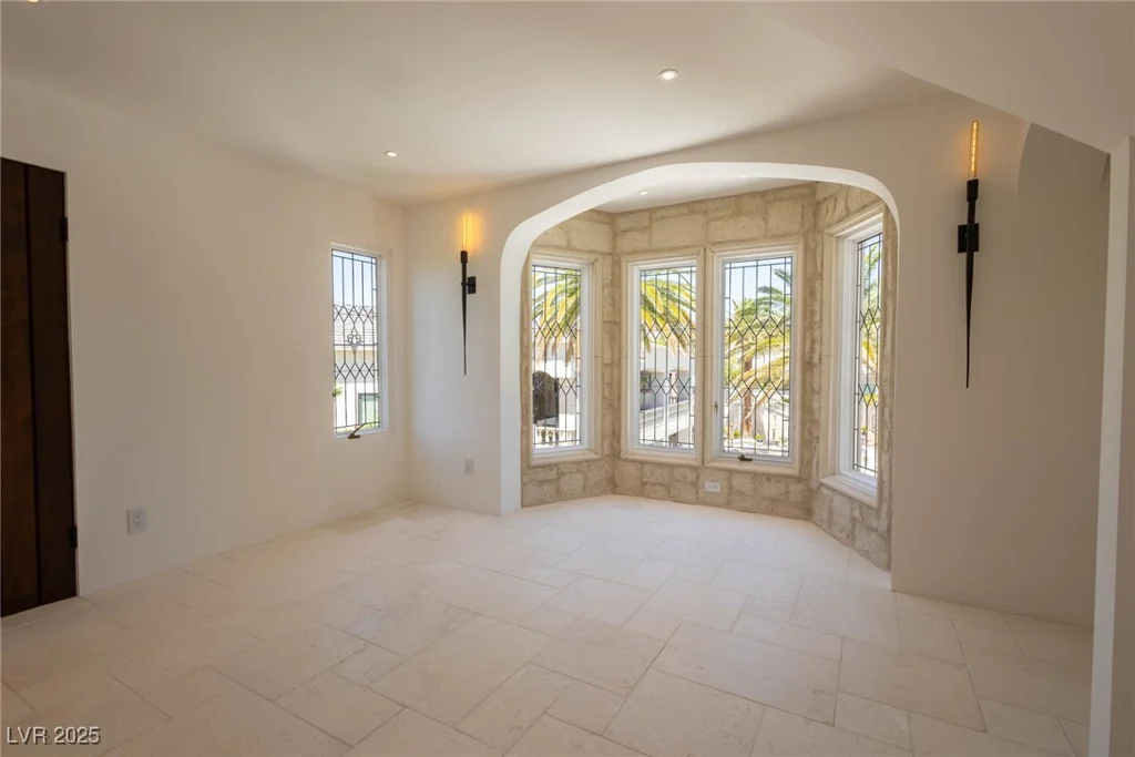 2928 Coast Line, Las Vegas, NV 89117