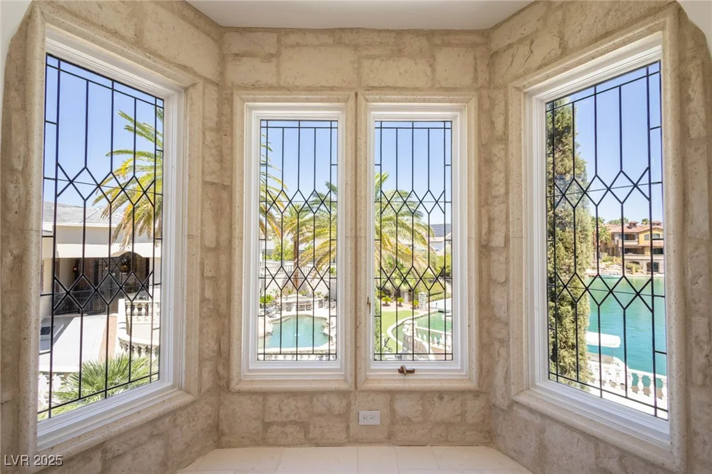 2928 Coast Line, Las Vegas, NV 89117