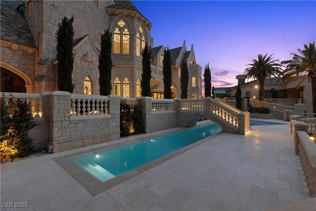 2928 Coast Line, Las Vegas, NV 89117