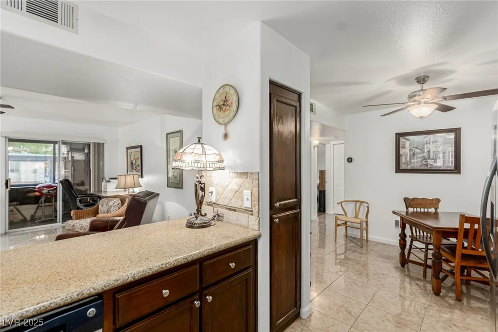 2725 Nellis, Las Vegas, NV 89121