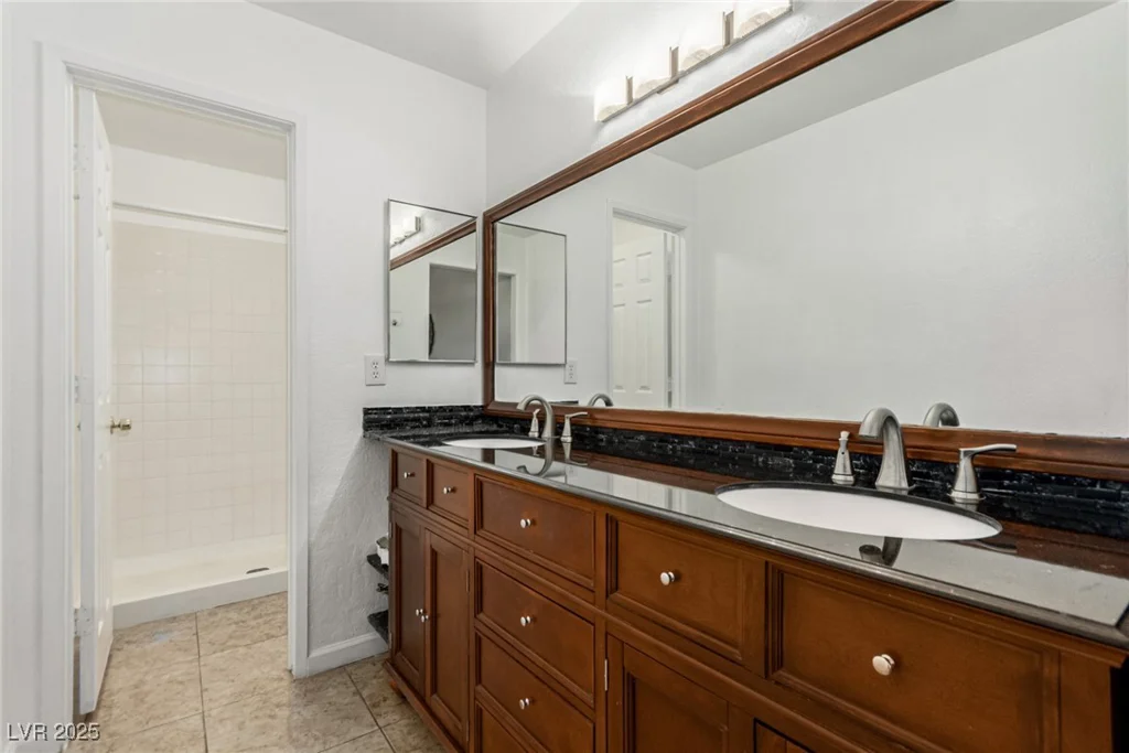 2725 Nellis, Las Vegas, NV 89121
