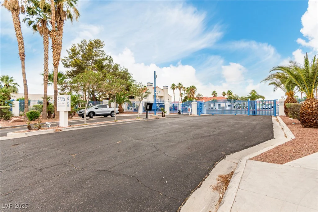 2725 Nellis, Las Vegas, NV 89121