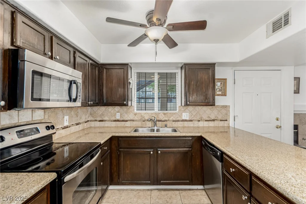 2725 Nellis, Las Vegas, NV 89121