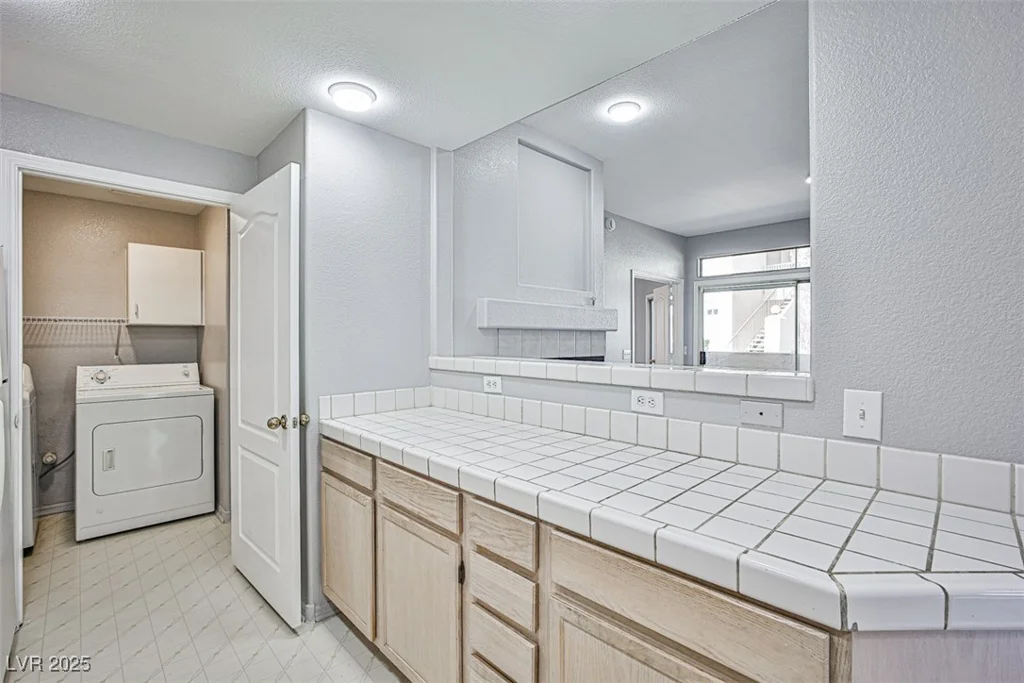7400 Flamingo, Las Vegas, NV 89147