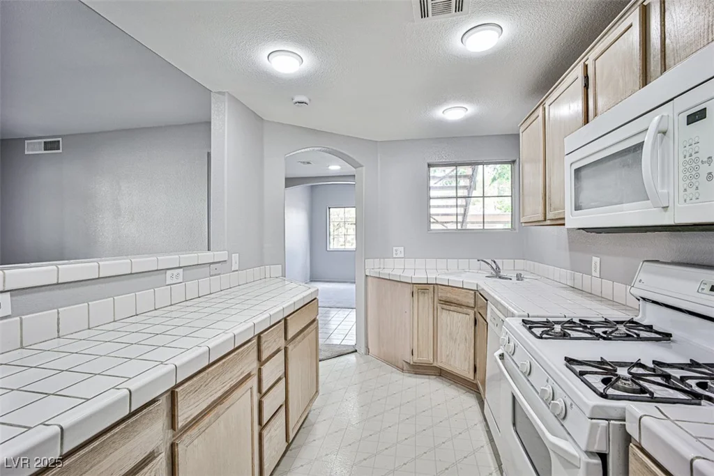 7400 Flamingo, Las Vegas, NV 89147