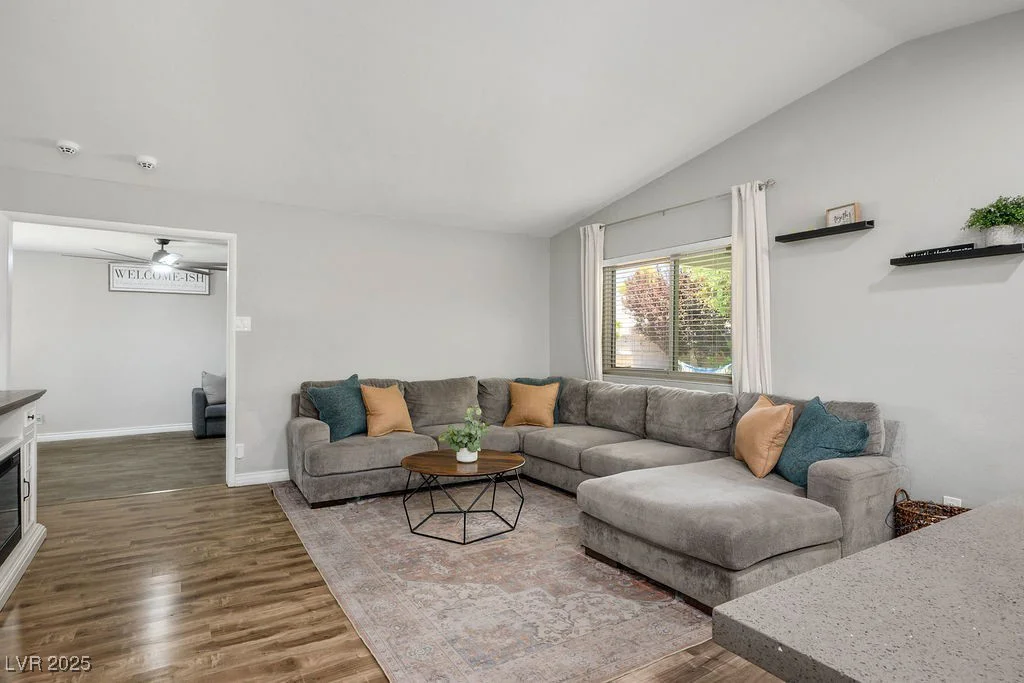 6236 Foothill, Las Vegas, NV 89118