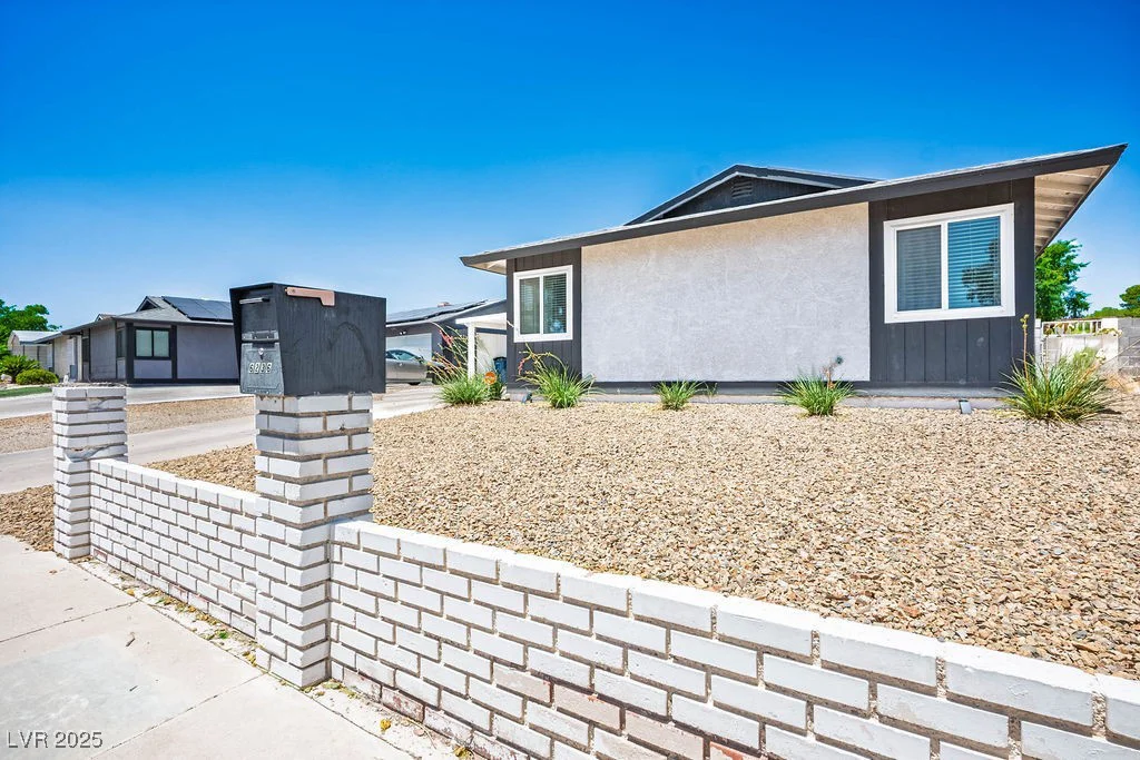 6236 Foothill, Las Vegas, NV 89118