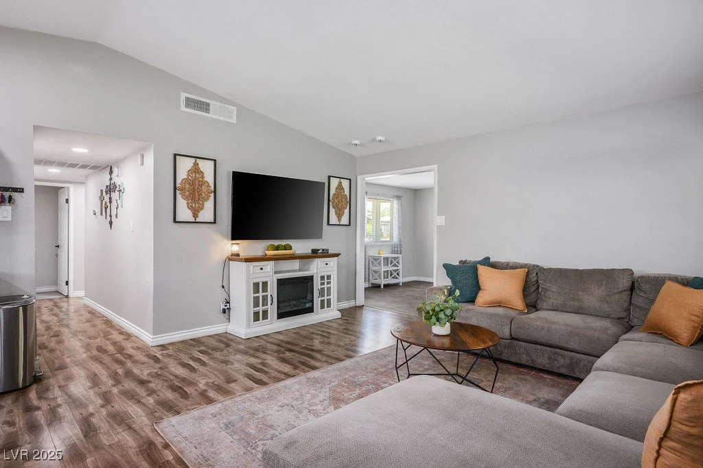 6236 Foothill, Las Vegas, NV 89118