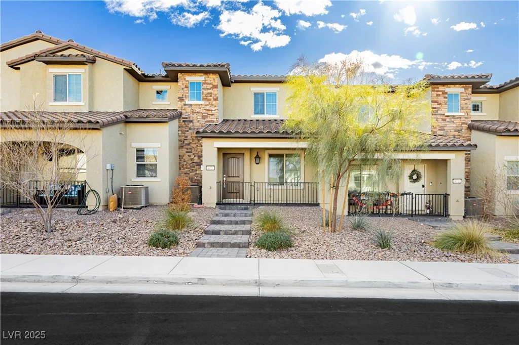 675 Omaggio, Henderson, NV 89011