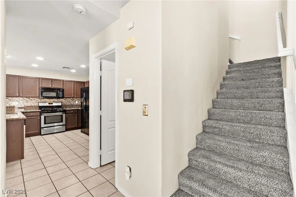 6044 Seneca Springs, Las Vegas, NV 89130