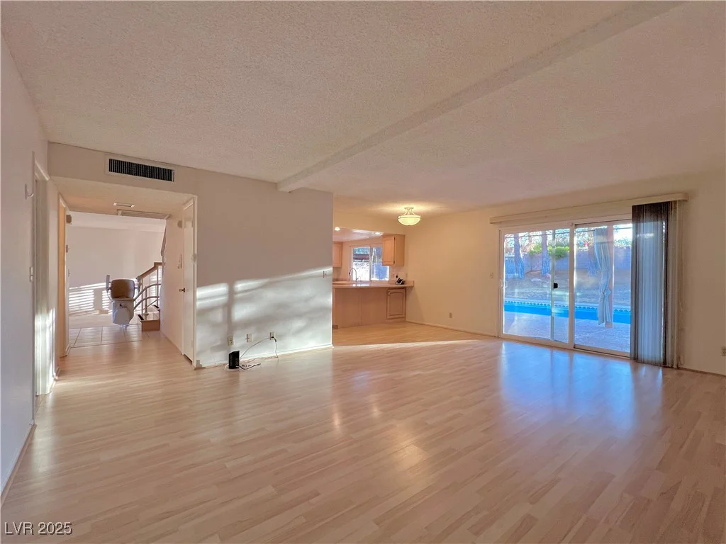 304 Broxton, Las Vegas, NV 89107