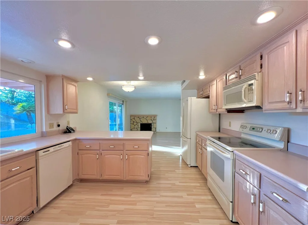 304 Broxton, Las Vegas, NV 89107