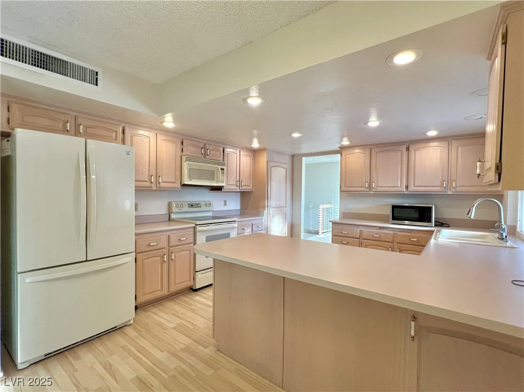 304 Broxton, Las Vegas, NV 89107
