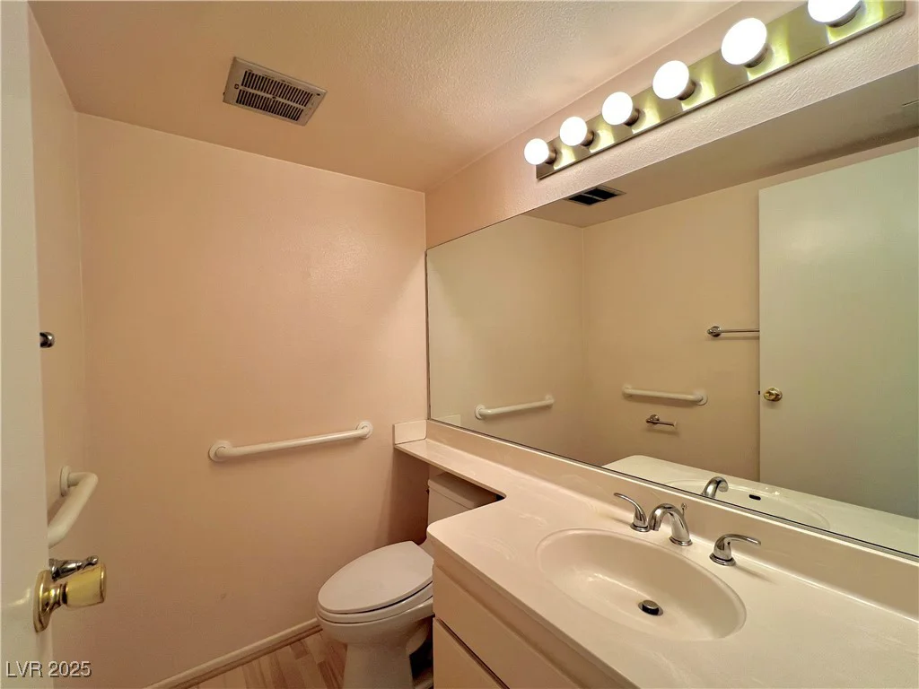 304 Broxton, Las Vegas, NV 89107