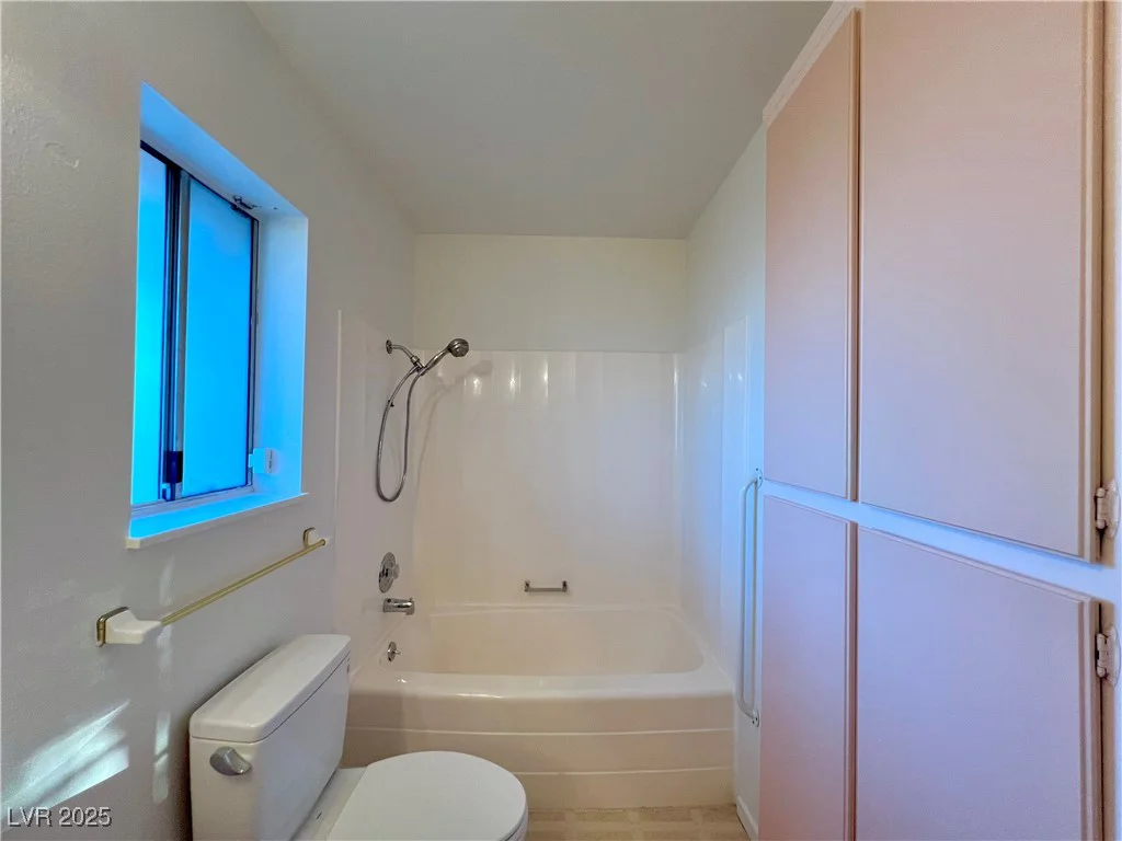 304 Broxton, Las Vegas, NV 89107