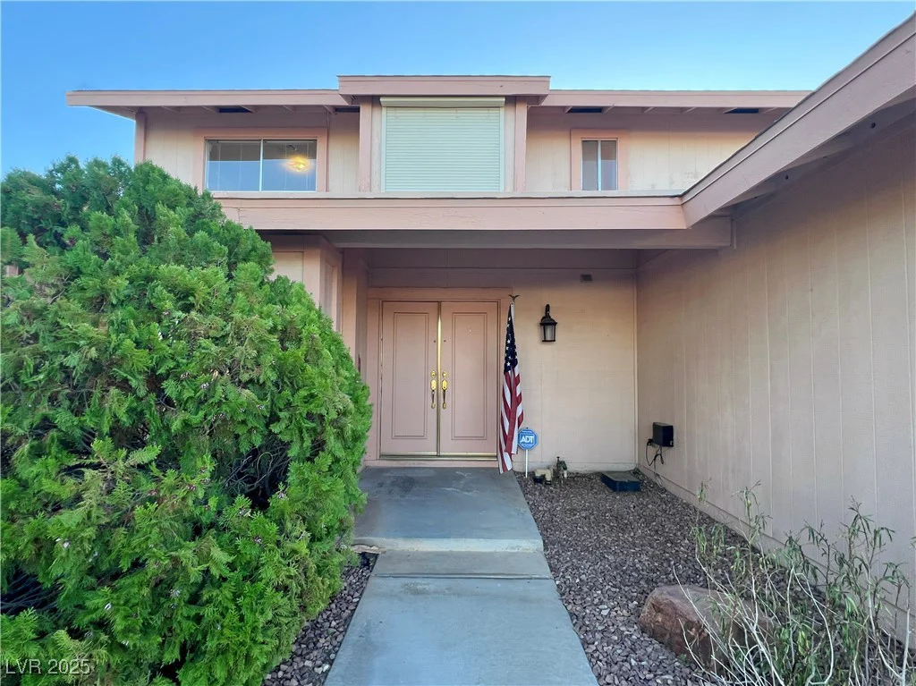 304 Broxton, Las Vegas, NV 89107