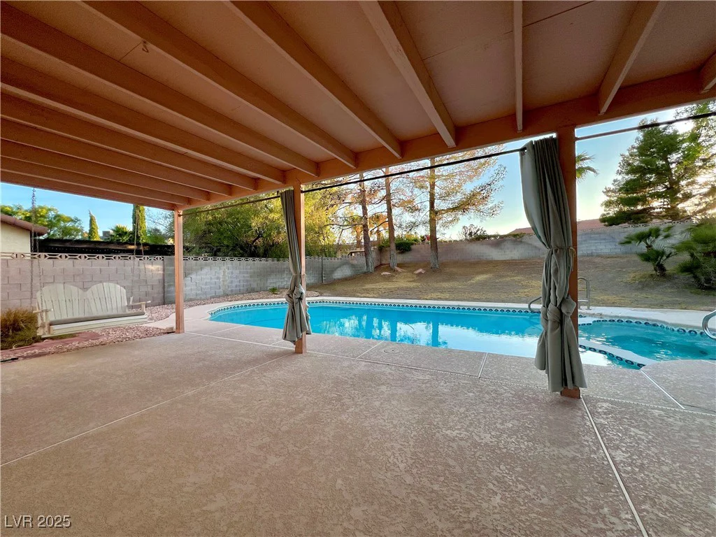 304 Broxton, Las Vegas, NV 89107