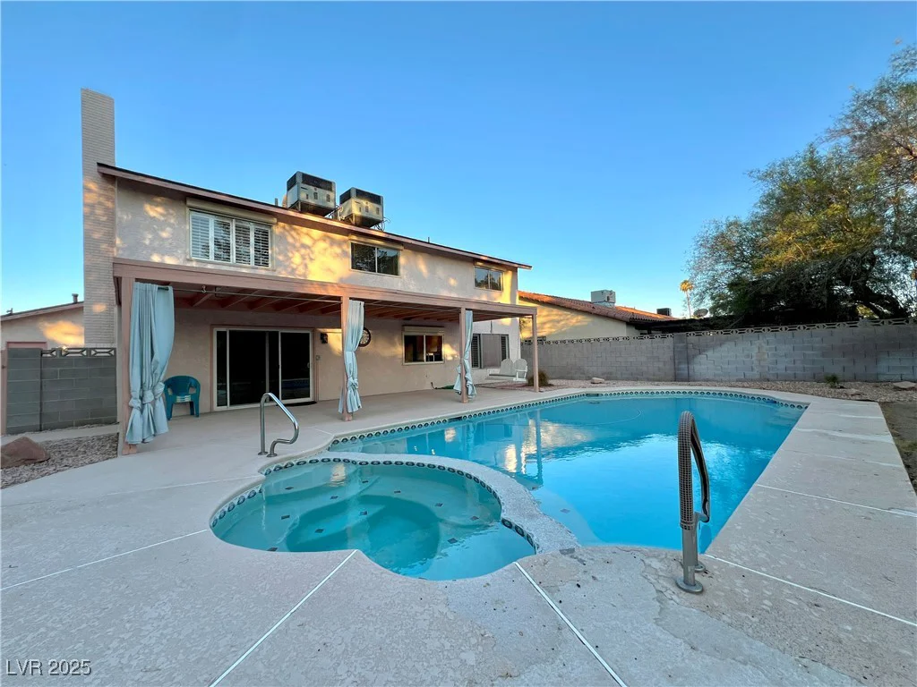 304 Broxton, Las Vegas, NV 89107