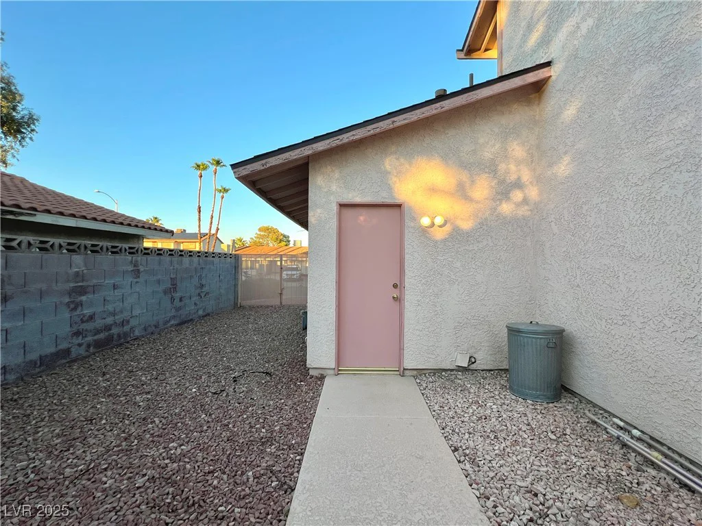 304 Broxton, Las Vegas, NV 89107