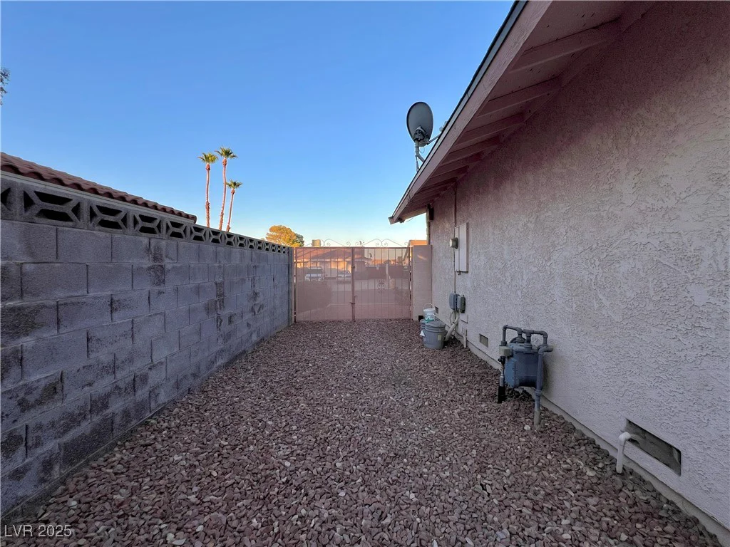304 Broxton, Las Vegas, NV 89107