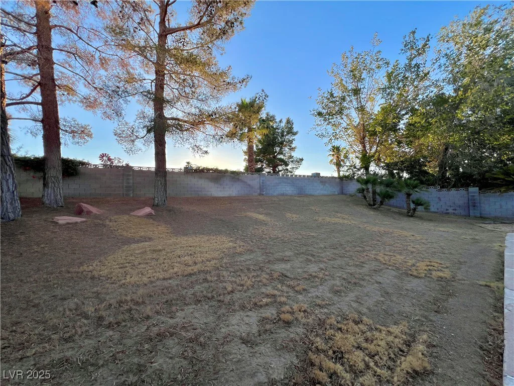 304 Broxton, Las Vegas, NV 89107