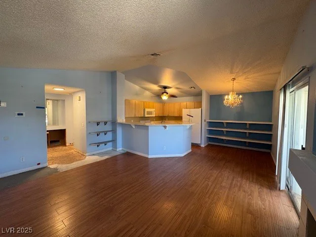 7905 Ryandale, Las Vegas, NV 89145
