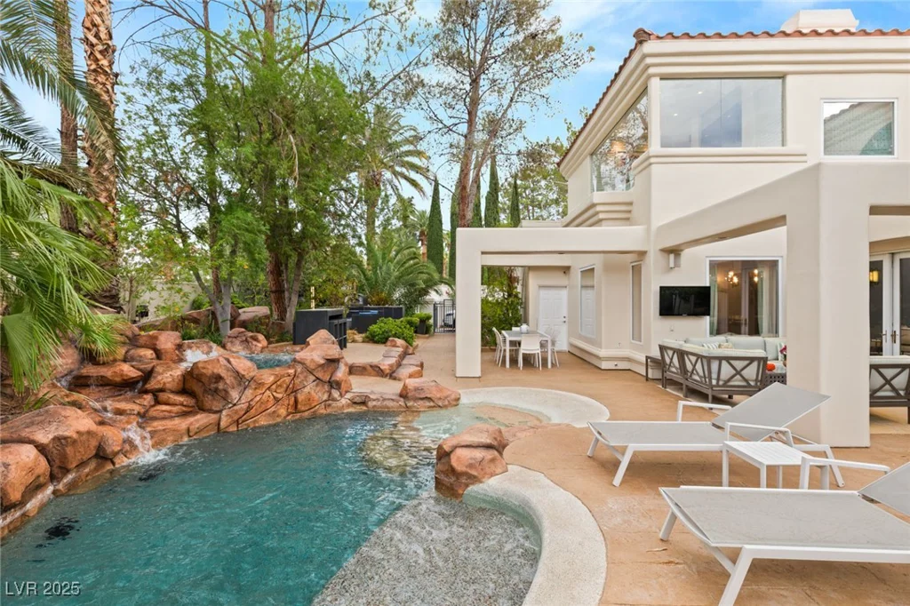 8109 Moonstone, Las Vegas, NV 89128