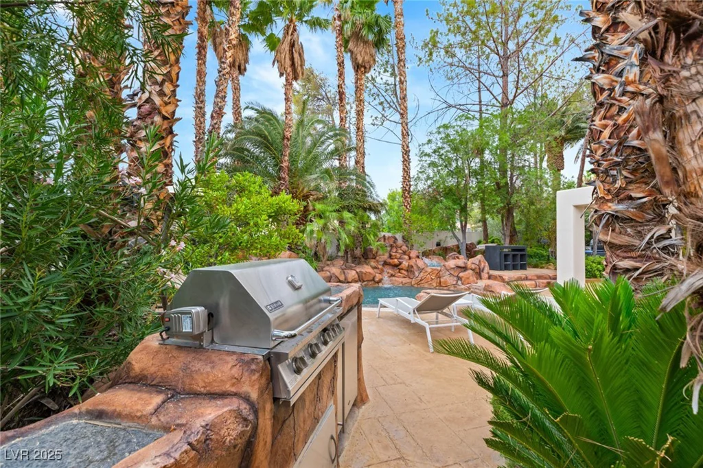 8109 Moonstone, Las Vegas, NV 89128