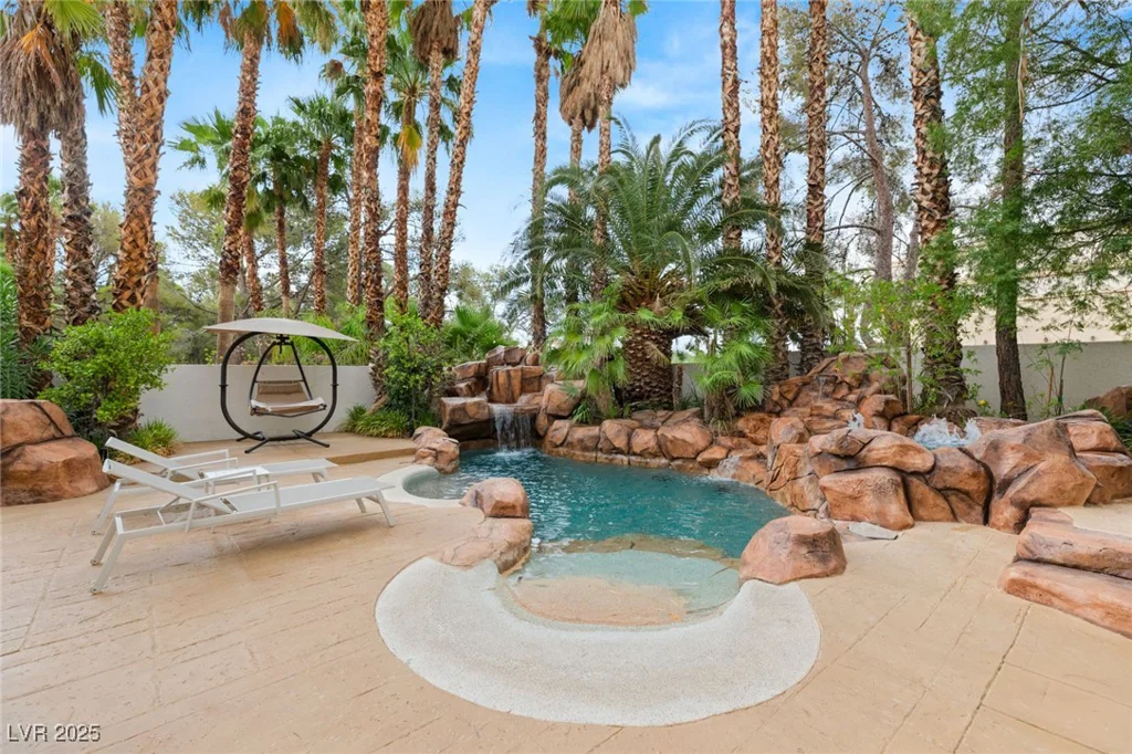8109 Moonstone, Las Vegas, NV 89128