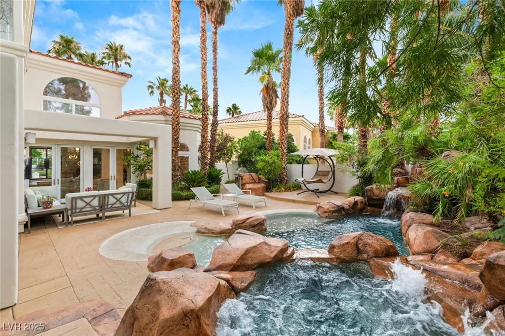 8109 Moonstone, Las Vegas, NV 89128