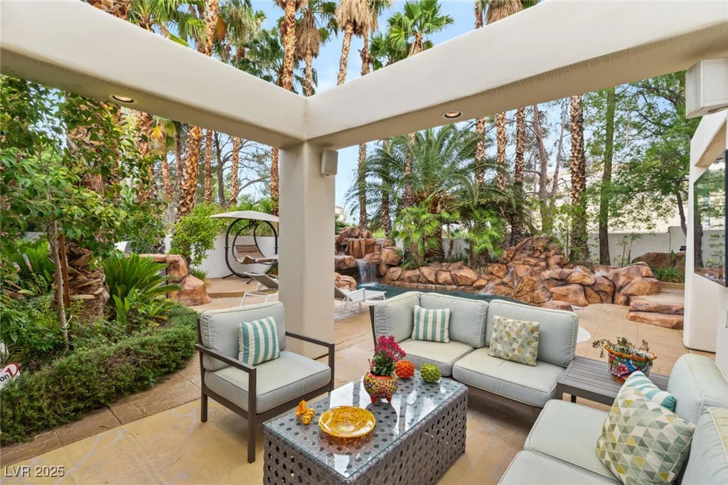 8109 Moonstone, Las Vegas, NV 89128