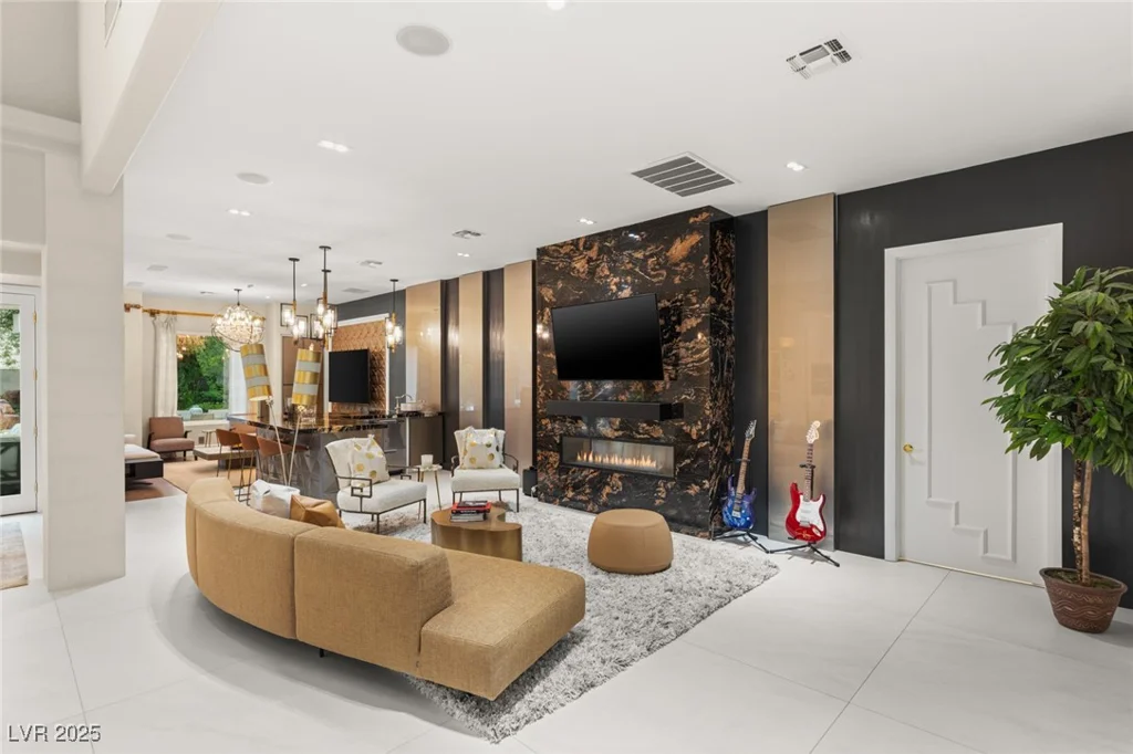 8109 Moonstone, Las Vegas, NV 89128