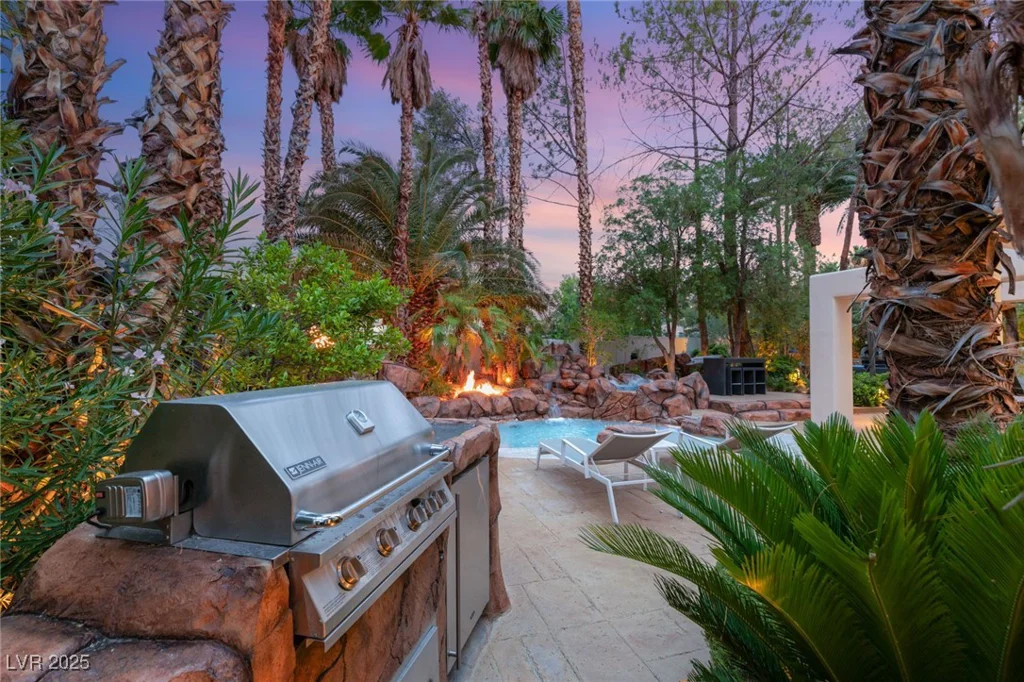 8109 Moonstone, Las Vegas, NV 89128