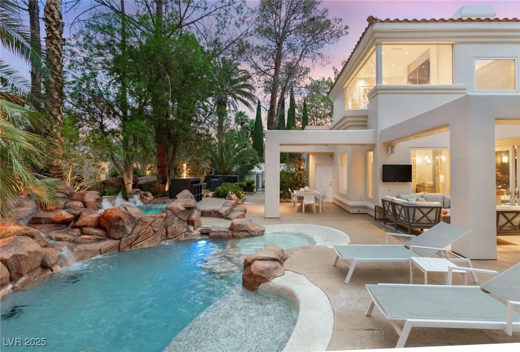8109 Moonstone, Las Vegas, NV 89128