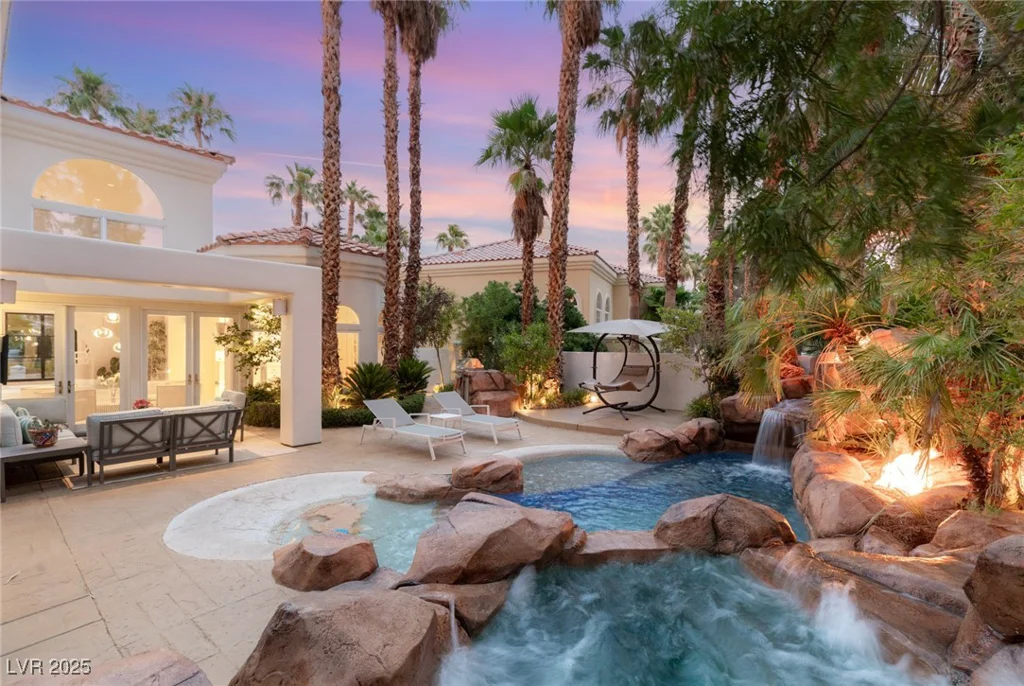 8109 Moonstone, Las Vegas, NV 89128