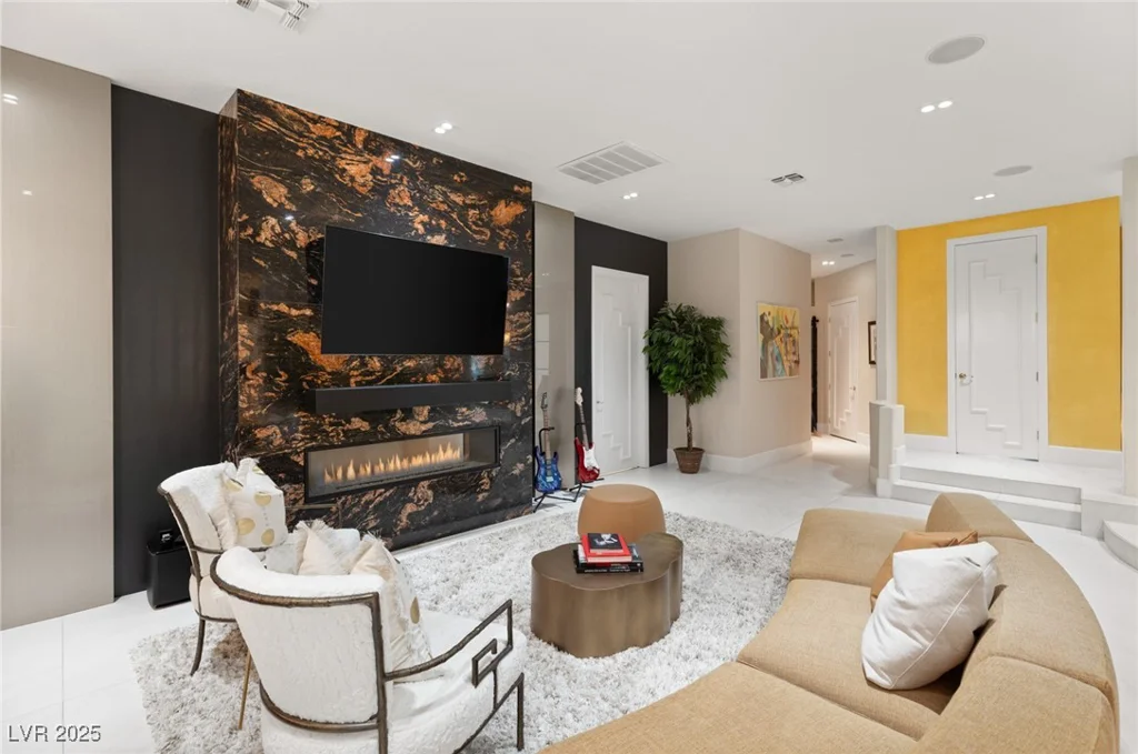 8109 Moonstone, Las Vegas, NV 89128