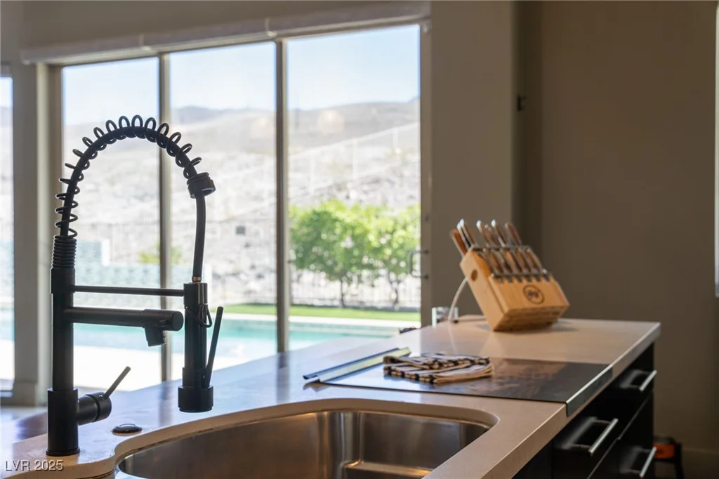 6 Yorkridge, Henderson, NV 89052