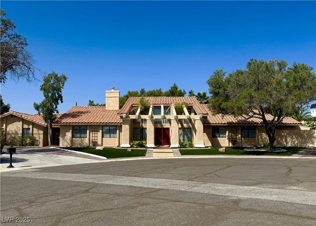 2975 Montessouri, Las Vegas, NV 89117