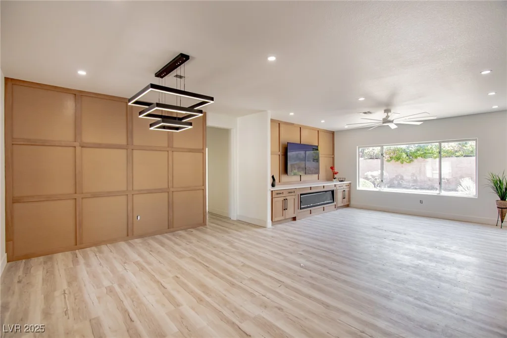2561 Terrytown, Henderson, NV 89052