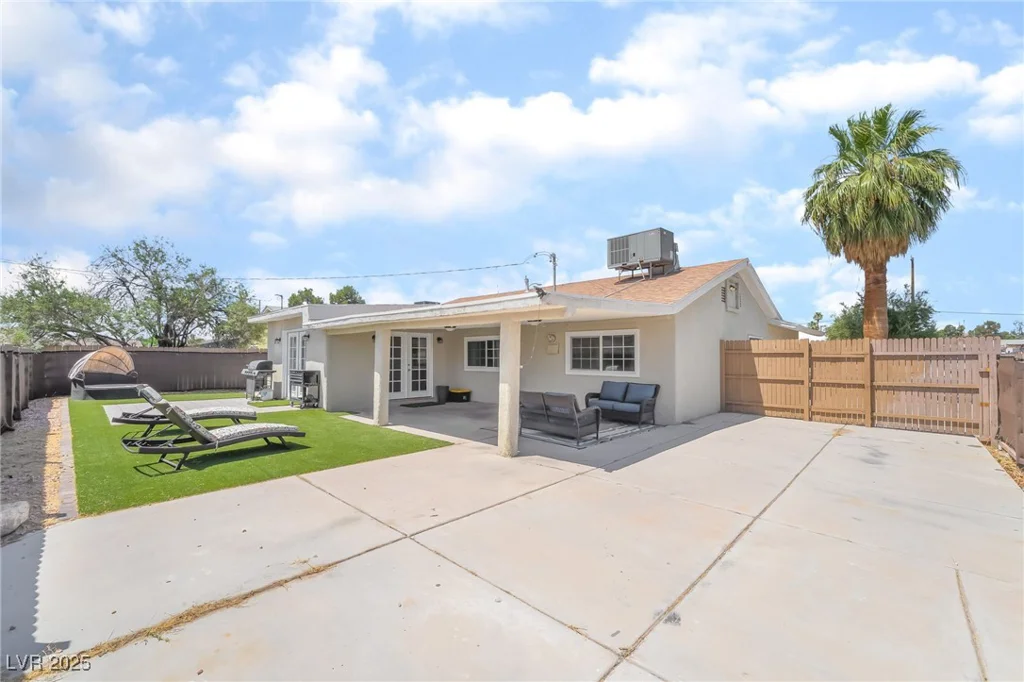 844 21st, Las Vegas, NV 89101