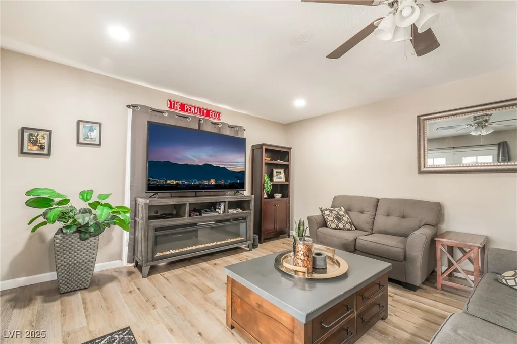 844 21st, Las Vegas, NV 89101
