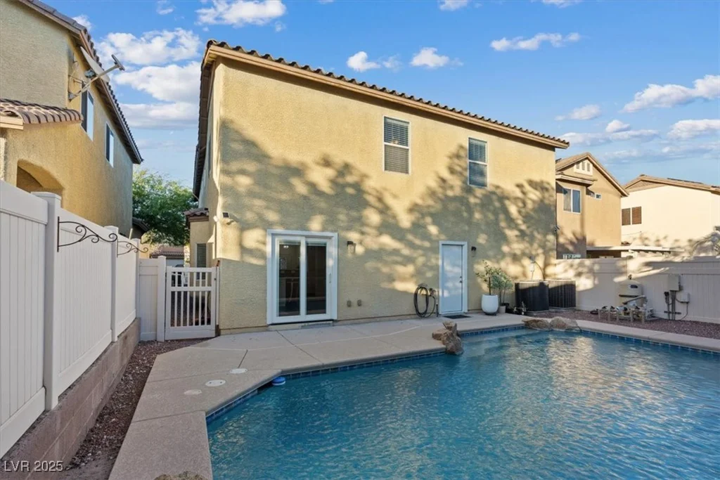 8325 Winterchase, Las Vegas, NV 89143