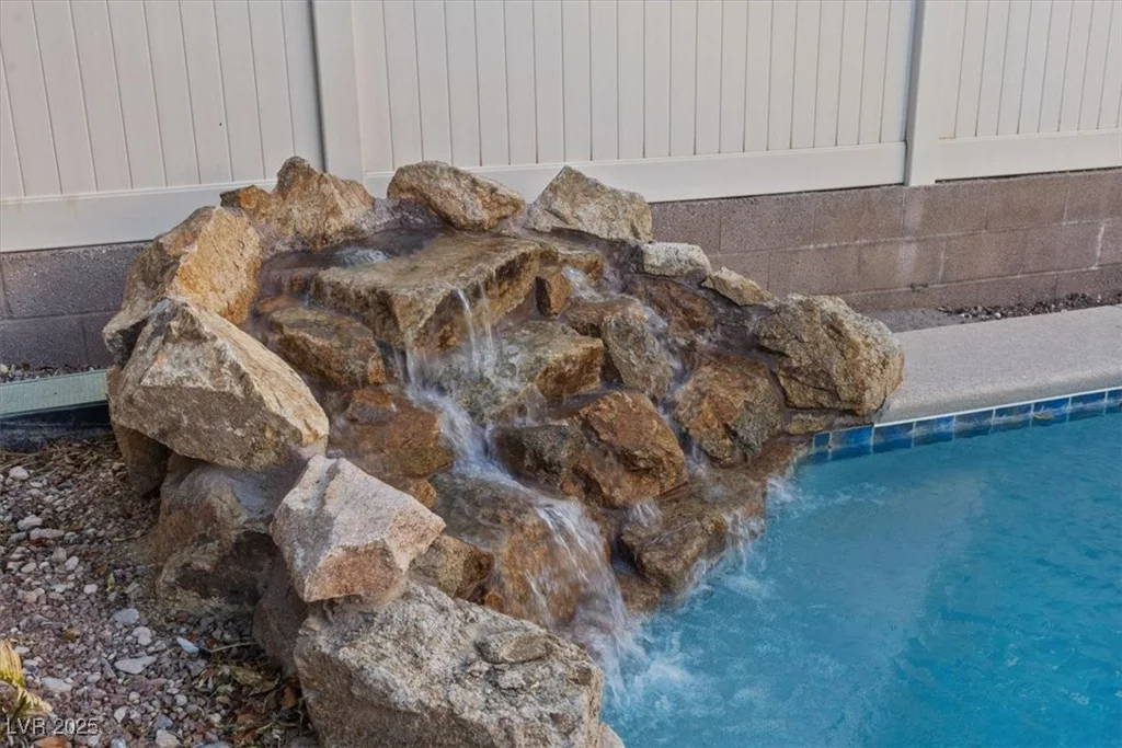 8325 Winterchase, Las Vegas, NV 89143