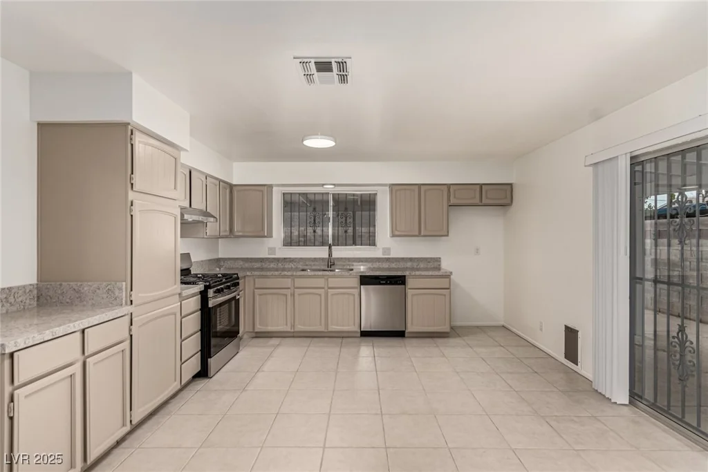4416 Rip Van Winkle, Las Vegas, NV 89102
