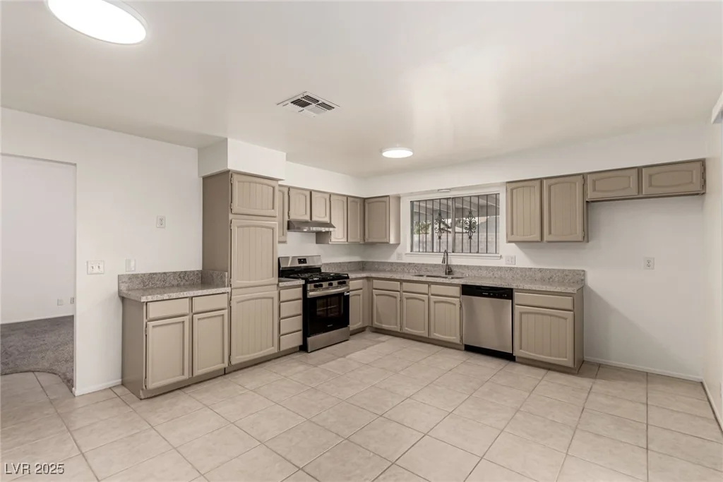 4416 Rip Van Winkle, Las Vegas, NV 89102