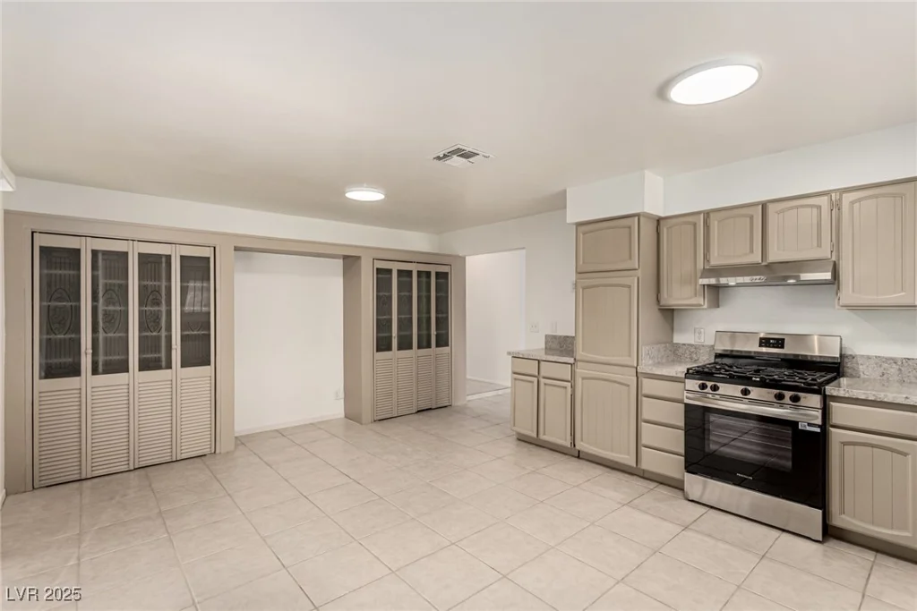 4416 Rip Van Winkle, Las Vegas, NV 89102